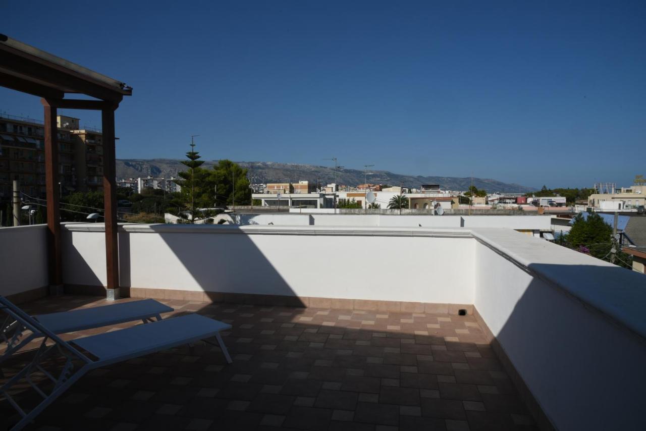 Villa Mamitas - Terrazza Panoramica - Box Privato - Servizio Spiaggia Siponto Εξωτερικό φωτογραφία